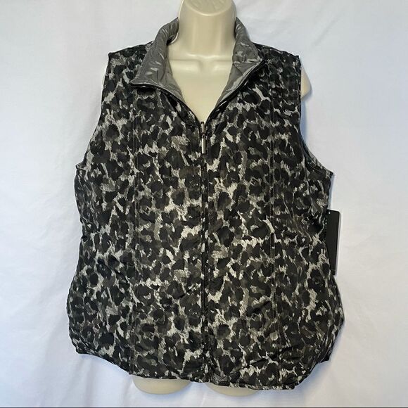 NWT Casual Identity Reversible Vest size larger - Picture 2 of 16